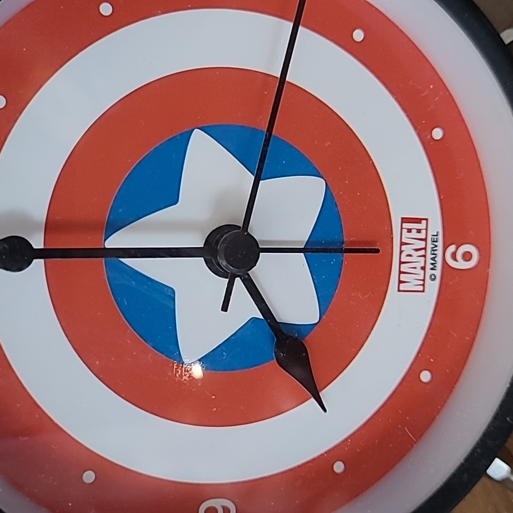 Marvel Alarm Clock - Picture 2 of 3